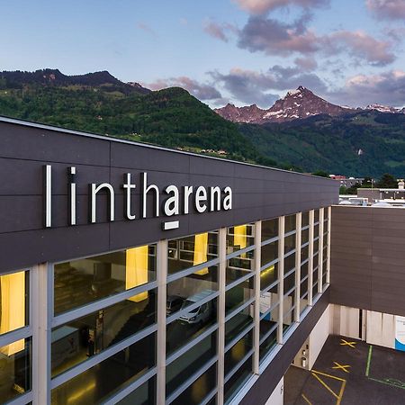 ホテル Lintharena Ag Näfels エクステリア 写真